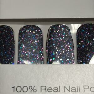 NWT Color Street "Holidaze" Glittery Nail Strips